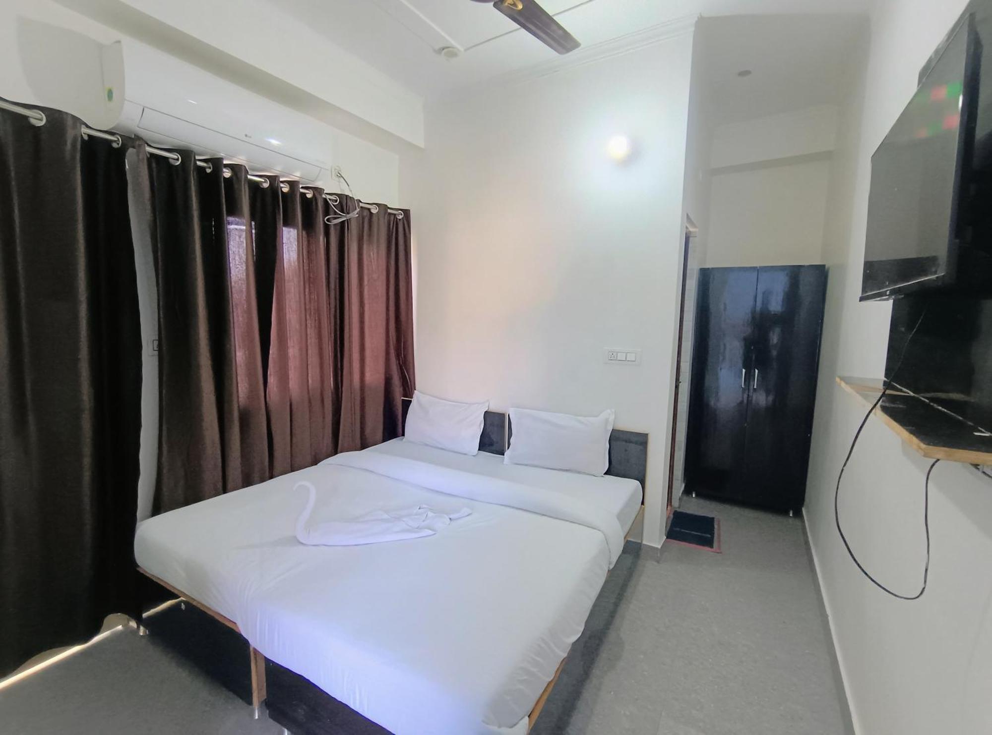 Hotel Aman Risikés Kültér fotó